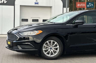 Седан Ford Fusion 2017 в 