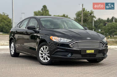 Седан Ford Fusion 2017 в 