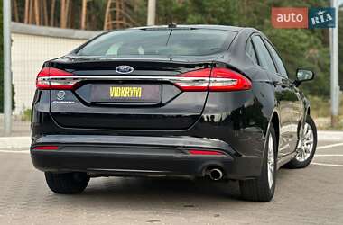 Седан Ford Fusion 2017 в 