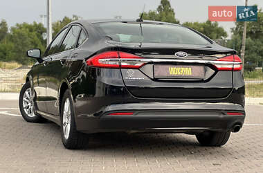 Седан Ford Fusion 2017 в 