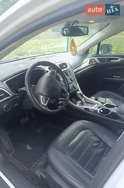 Седан Ford Fusion 2013 в 