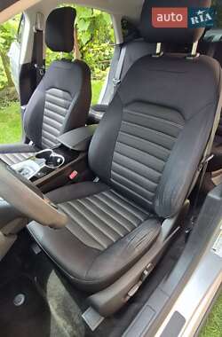 Седан Ford Fusion 2014 в 
