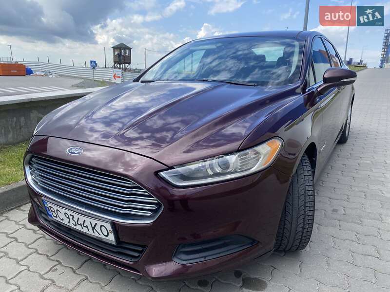 Седан Ford Fusion 2013 в Львове
