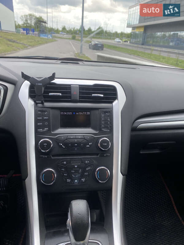 Седан Ford Fusion 2013 в Львове