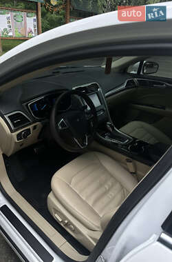 Седан Ford Fusion 2014 в 