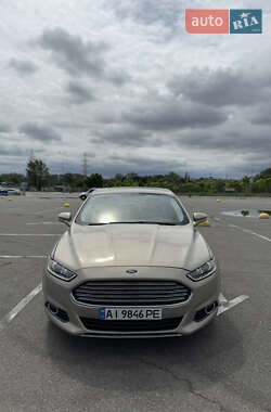 Седан Ford Fusion 2015 в 