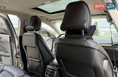 Седан Ford Fusion 2015 в 
