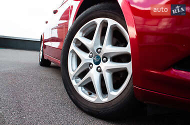 Седан Ford Fusion 2014 в 