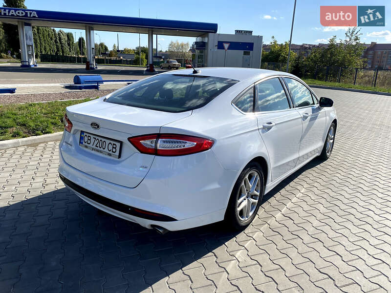 Седан Ford Fusion 2014 в 