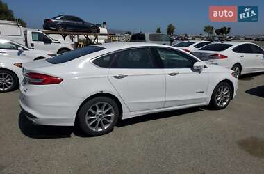 Седан Ford Fusion 2017 в 