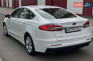 Седан Ford Fusion 2019 в 