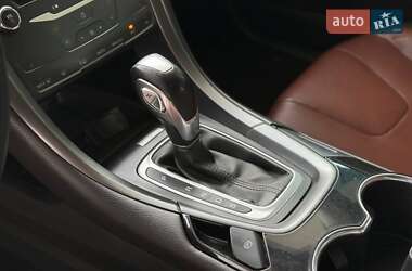 Седан Ford Fusion 2015 в 
