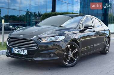 Седан Ford Fusion 2015 в 
