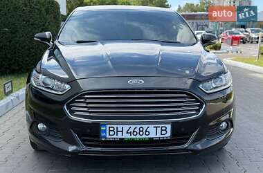 Седан Ford Fusion 2015 в 