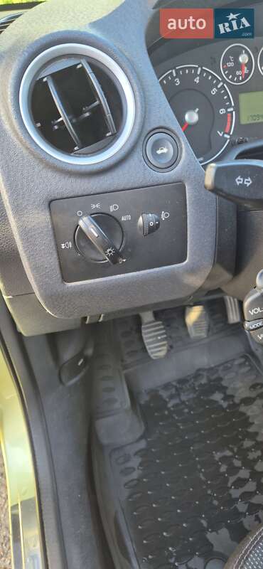 Хетчбек Ford Fusion 2006 в Черкасах