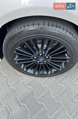 Седан Ford Fusion 2013 в 
