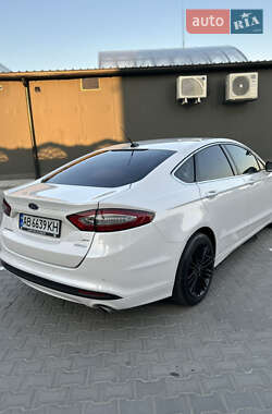 Седан Ford Fusion 2013 в 