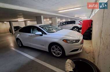 Седан Ford Fusion 2017 в 