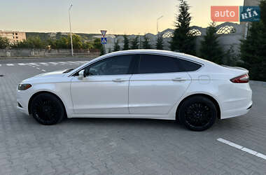 Седан Ford Fusion 2013 в 