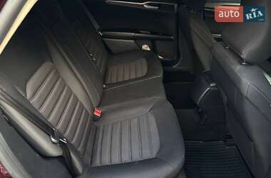 Седан Ford Fusion 2017 в 