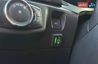 Седан Ford Fusion 2017 в 
