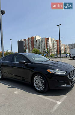 Седан Ford Fusion 2015 в 