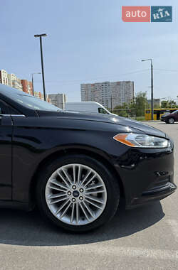 Седан Ford Fusion 2015 в 