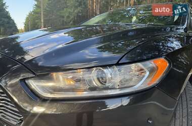 Седан Ford Fusion 2012 в 