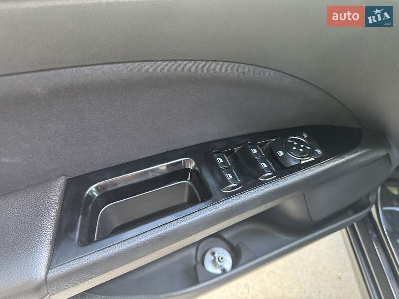 Седан Ford Fusion 2012 в Шепетівці