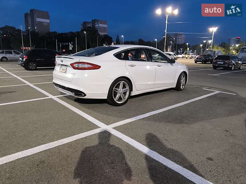 Седан Ford Fusion 2015 в Києві