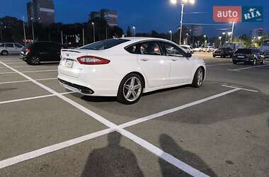 Седан Ford Fusion 2015 в 