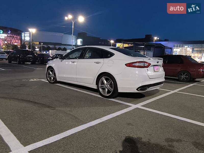 Седан Ford Fusion 2015 в Києві