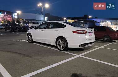 Седан Ford Fusion 2015 в 