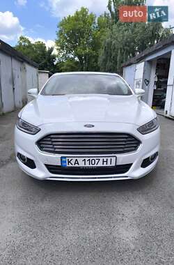 Седан Ford Fusion 2015 в 