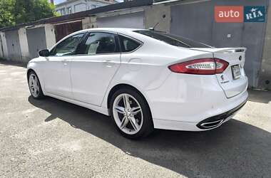 Седан Ford Fusion 2015 в 