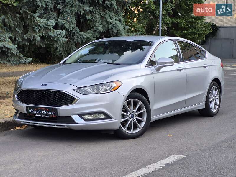 Седан Ford Fusion 2017 в 