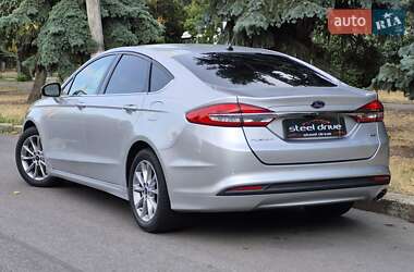 Седан Ford Fusion 2017 в 