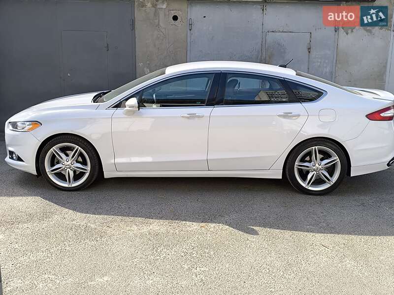 Седан Ford Fusion 2015 в Києві
