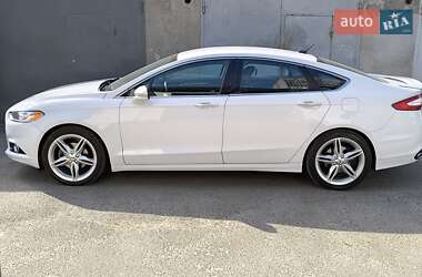 Седан Ford Fusion 2015 в 