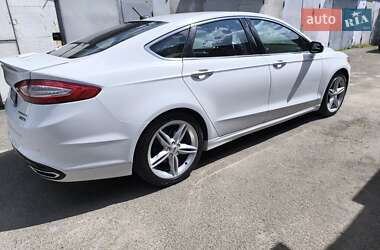 Седан Ford Fusion 2015 в 
