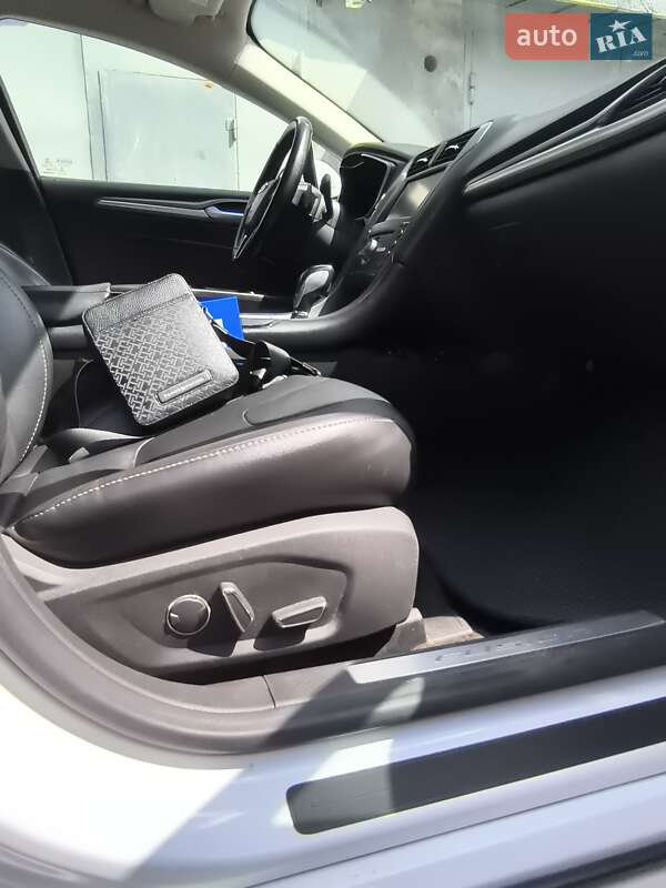 Седан Ford Fusion 2015 в Києві