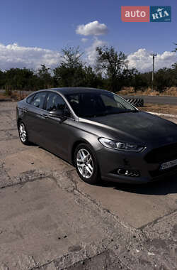 Седан Ford Fusion 2013 в 