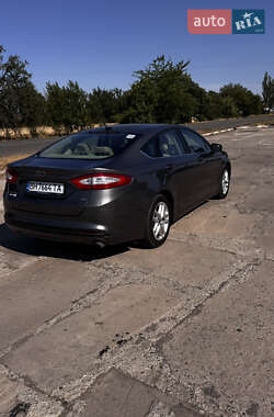 Седан Ford Fusion 2013 в 