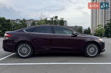 Седан Ford Fusion 2013 в 