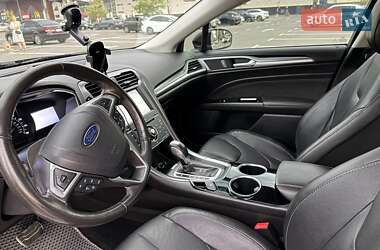 Седан Ford Fusion 2013 в 