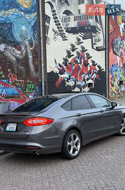 Седан Ford Fusion 2012 в 