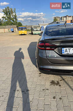 Седан Ford Fusion 2017 в 