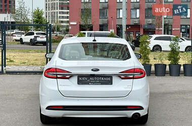 Седан Ford Fusion 2016 в 