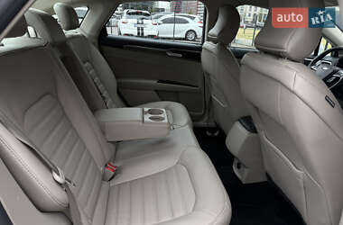 Седан Ford Fusion 2016 в 