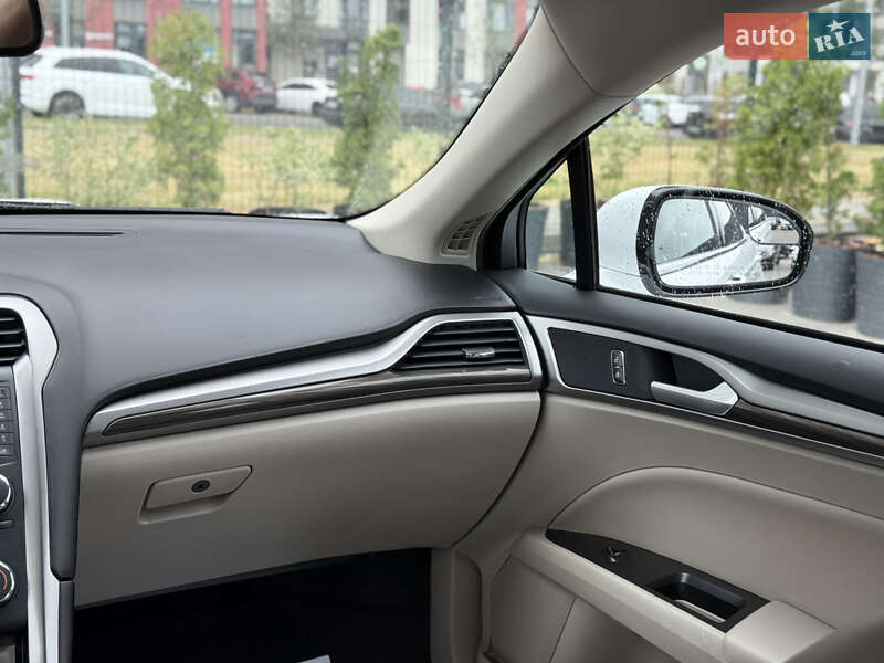 Седан Ford Fusion 2016 в Києві